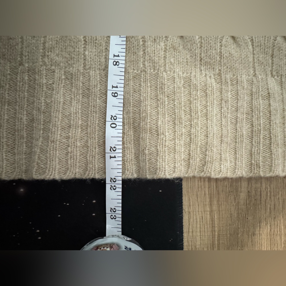 Women's Vintage Abercrombie Cream Knit Sweater size large. 100% Wool. - Picture 11 of 11